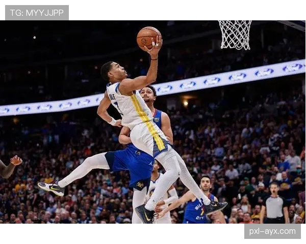 库明加季后赛上演精彩扣篮引爆全场 库明加季后赛上演精彩扣篮引爆全场