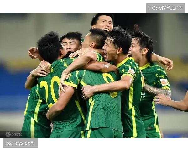 斯佩齐亚中路渗透战术奏效，关键胜利提振士气